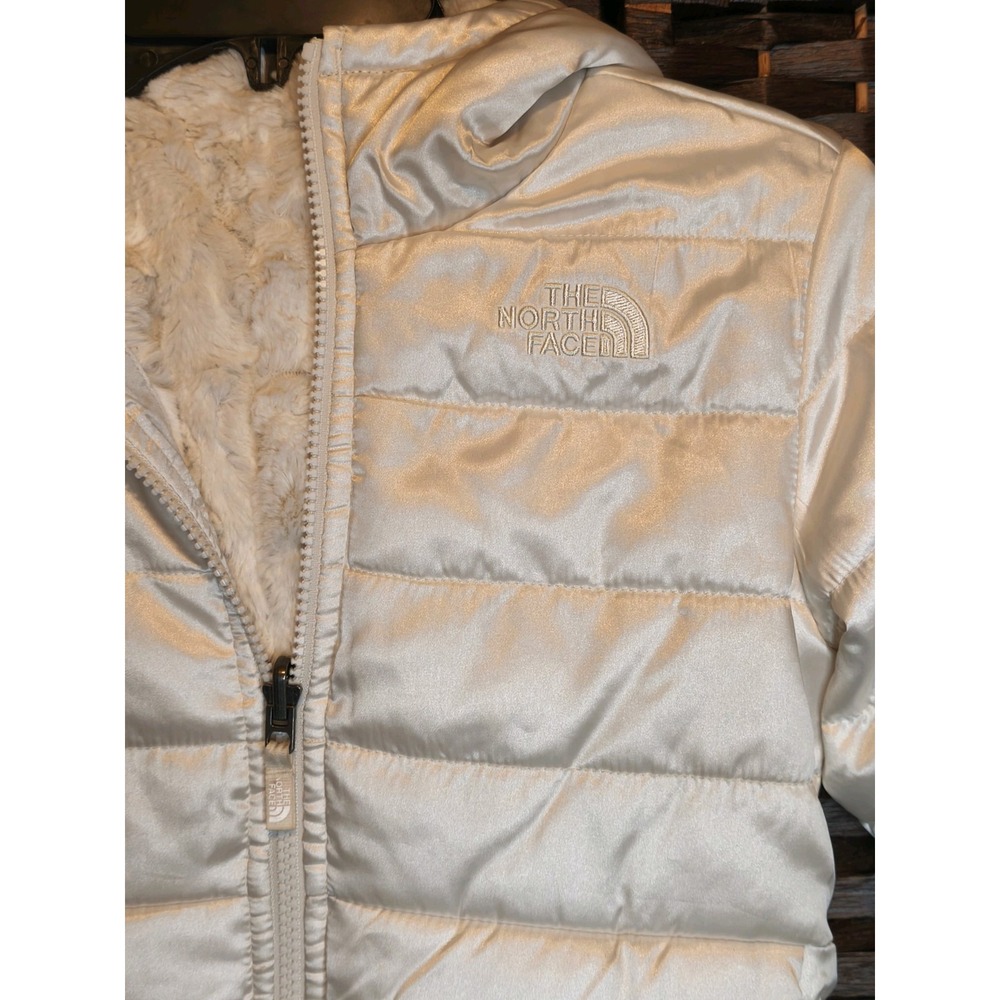 The North Face Kids White Puffer Jacket - Picture 2 of 11